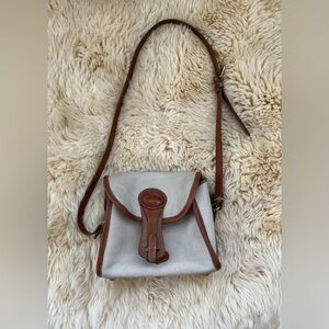Original Vintage Dooney & Bourke Essex (1990’s) Leather Crossbody Bag In Bone.